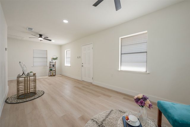 412 S Redford Lane, White Settlement, TX 76108