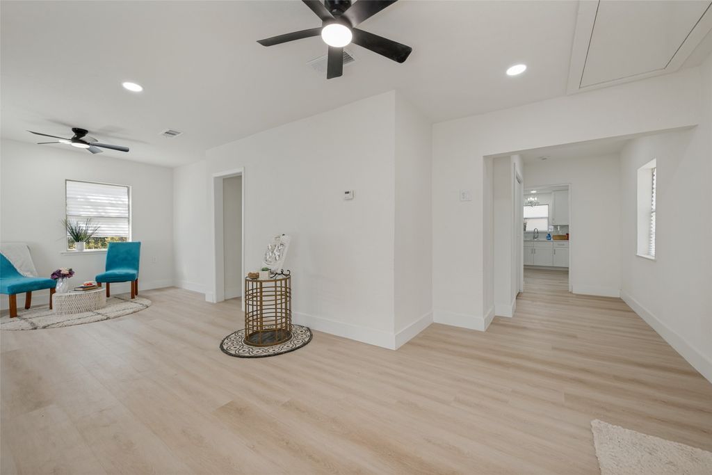 412 S Redford Lane, White Settlement, TX 76108 — photo 3
