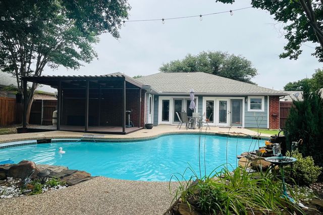 2223 Yellowstone Lane, Corinth, TX 76210