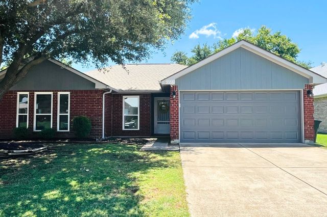 2223 Yellowstone Lane, Corinth, TX 76210