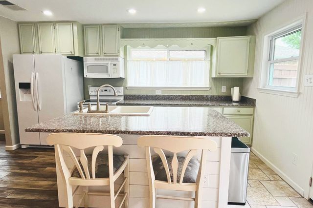 2223 Yellowstone Lane, Corinth, TX 76210