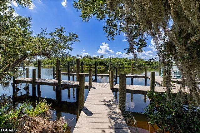 18180 N Olga DR, Alva, FL 33920