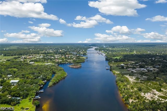 18180 N Olga DR, Alva, FL 33920