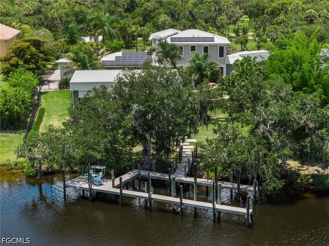 18180 N Olga DR, Alva, FL 33920