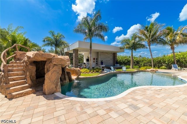 18180 N Olga DR, Alva, FL 33920