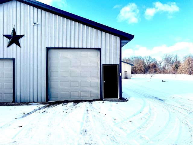 5235 313th Avenue NW, Cambridge, MN 55008