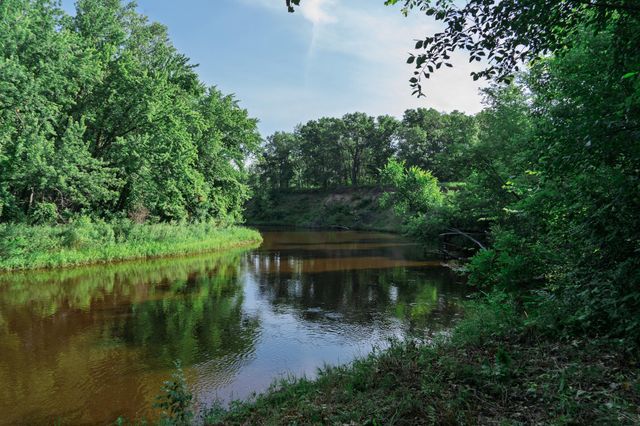 5235 313th Avenue NW, Cambridge, MN 55008