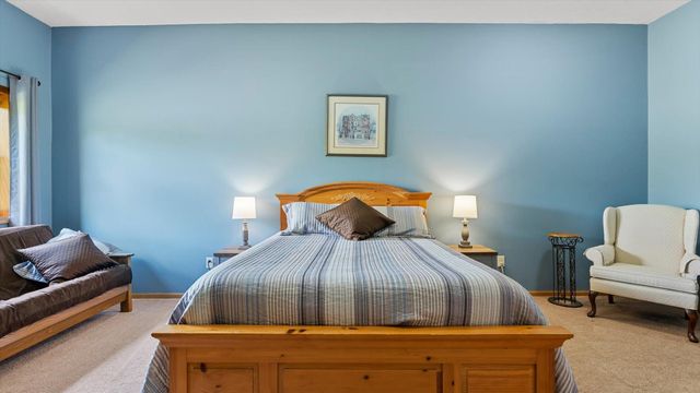 5235 313th Avenue NW, Cambridge, MN 55008