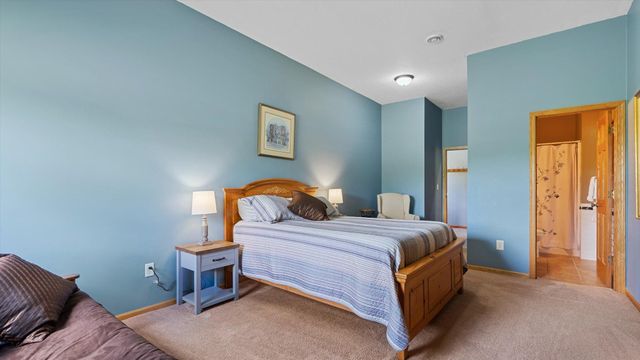 5235 313th Avenue NW, Cambridge, MN 55008