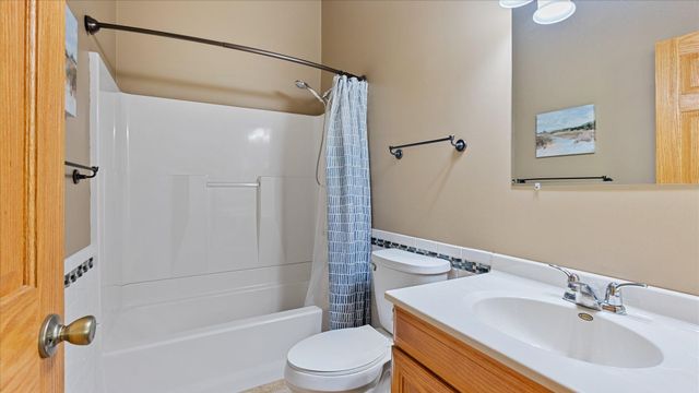 5235 313th Avenue NW, Cambridge, MN 55008