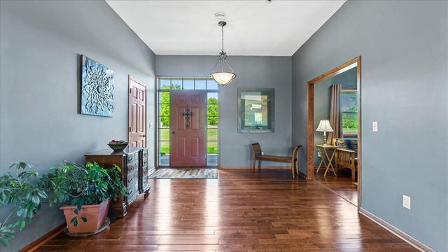 5235 313th Avenue NW, Cambridge, MN 55008