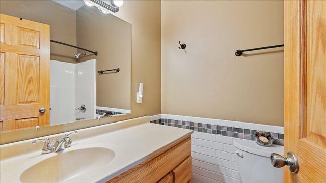 5235 313th Avenue NW, Cambridge, MN 55008