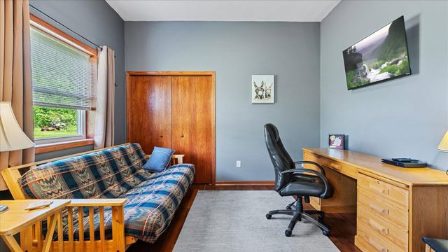 5235 313th Avenue NW, Cambridge, MN 55008