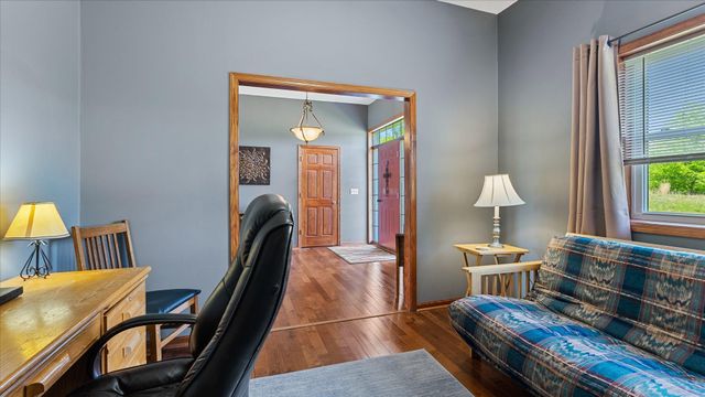 5235 313th Avenue NW, Cambridge, MN 55008