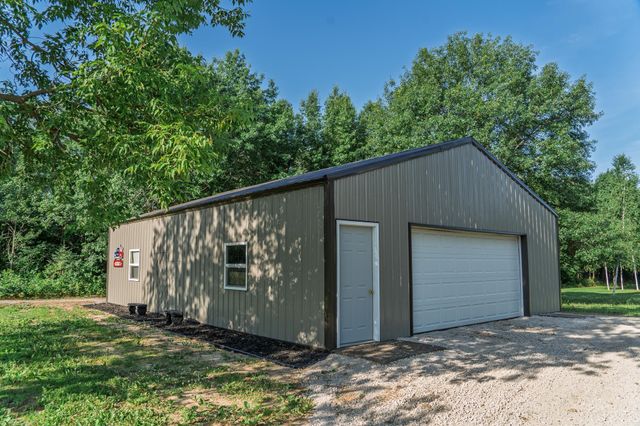 5235 313th Avenue NW, Cambridge, MN 55008