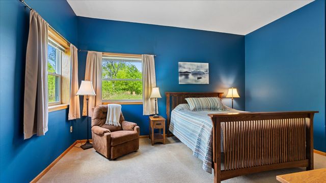 5235 313th Avenue NW, Cambridge, MN 55008