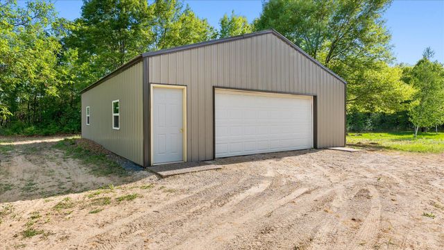 5235 313th Avenue NW, Cambridge, MN 55008