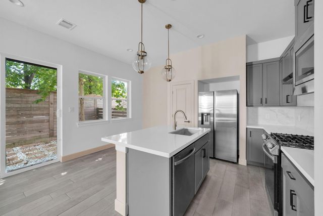 9551 Neuens Road B, Houston, TX 77080