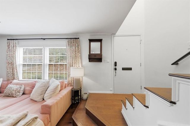 15 Arpege NW Way, Atlanta, GA 30327