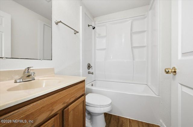 8058 N MISTY MEADOWS Court, Jacksonville, FL 32210