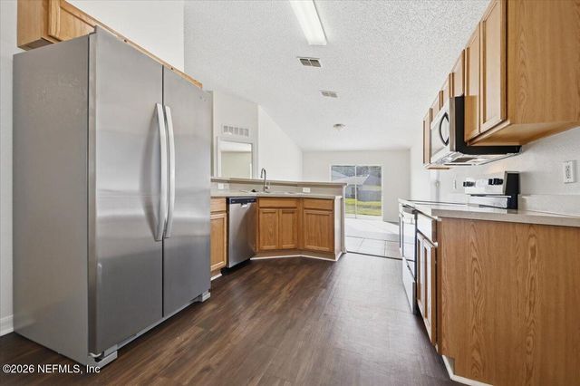 8058 N MISTY MEADOWS Court, Jacksonville, FL 32210