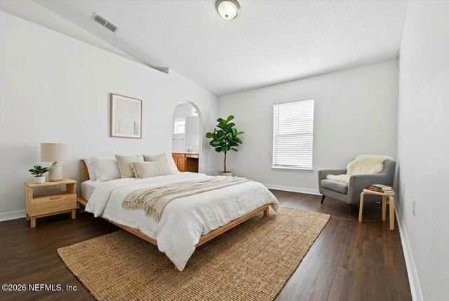 8058 N MISTY MEADOWS Court, Jacksonville, FL 32210