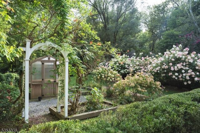 303 Mendham Rd, Bernardsville Boro, NJ 07924