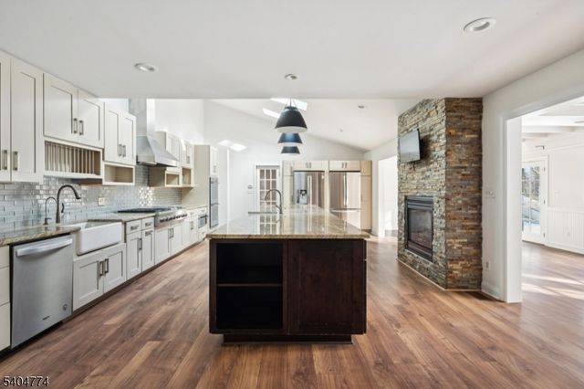 303 Mendham Rd, Bernardsville Boro, NJ 07924