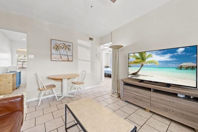 1127 NE 5th Avenue, Fort Lauderdale, FL 33304