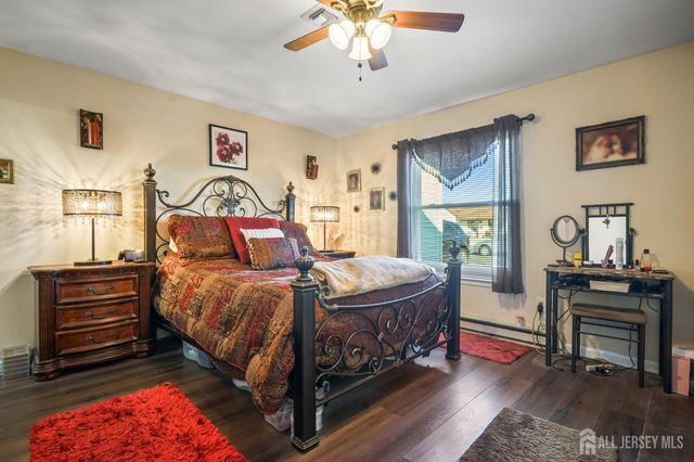 4 Aspen Plaza A, Monroe, NJ 08831