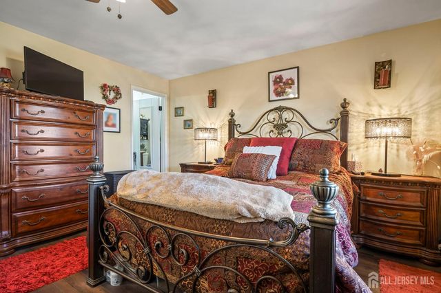 4 Aspen Plaza A, Monroe, NJ 08831