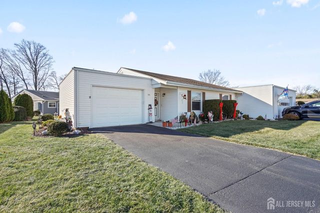 4 Aspen Plaza A, Monroe, NJ 08831