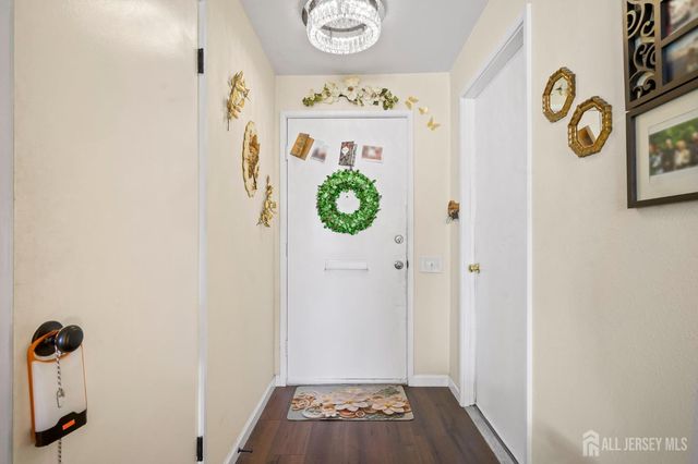 4 Aspen Plaza A, Monroe, NJ 08831