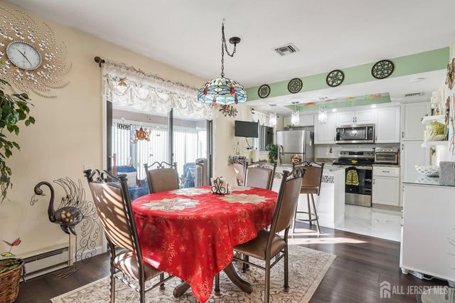 4 Aspen Plaza A, Monroe, NJ 08831