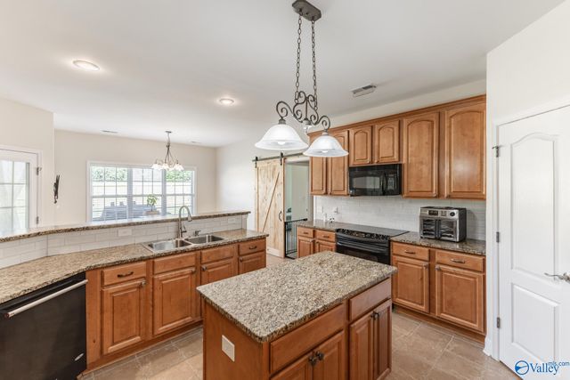 7006 Freedom Park Circle, Owens Cross Roads, AL 35763