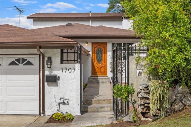 1707 Upperton, Los Angeles, CA 90042