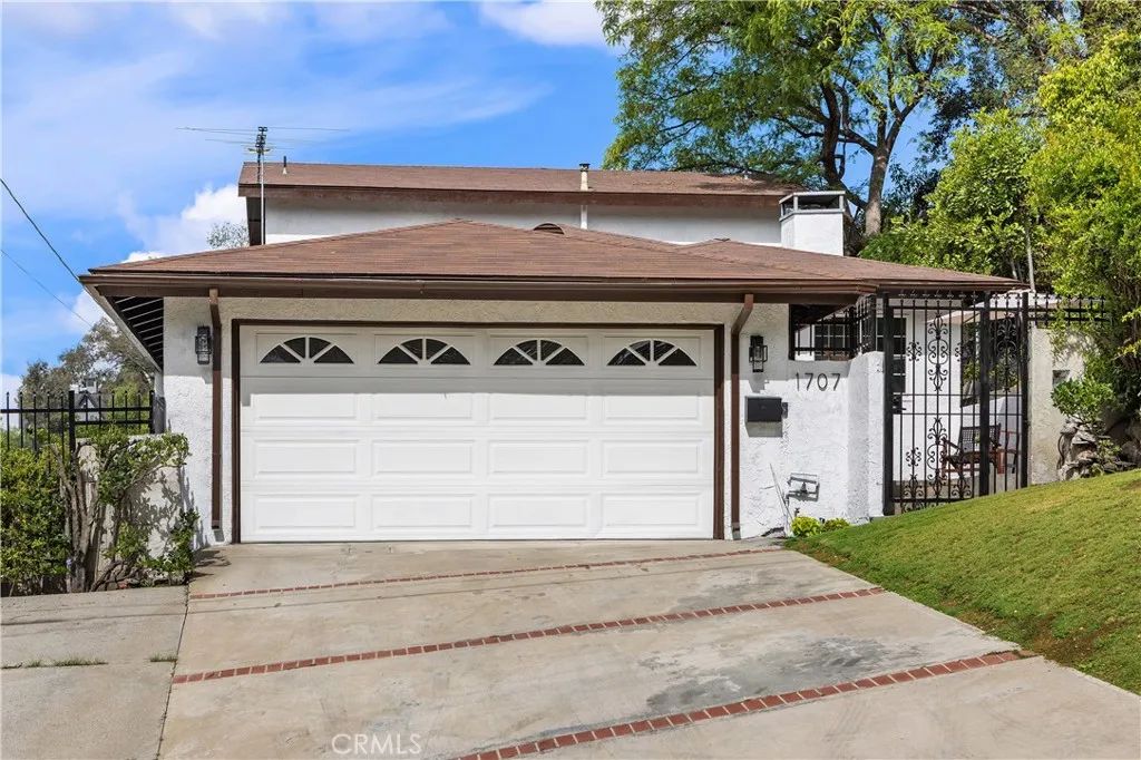 1707 Upperton, Los Angeles, CA 90042