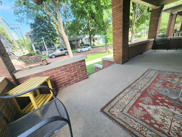 913 Wenonah Avenue 1, Oak Park, IL 60304