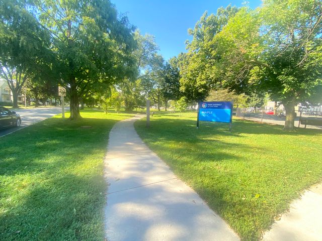 913 Wenonah Avenue 1, Oak Park, IL 60304