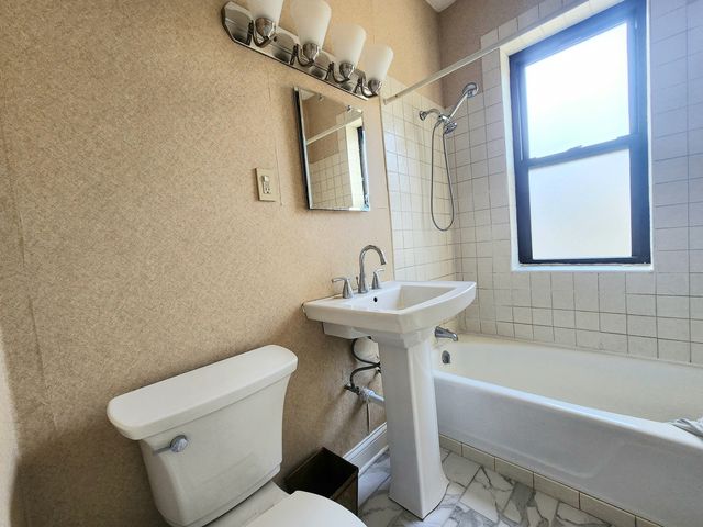 913 Wenonah Avenue 1, Oak Park, IL 60304