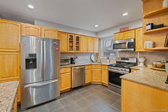 947 Glenwood Road, West Hempstead, NY 11552