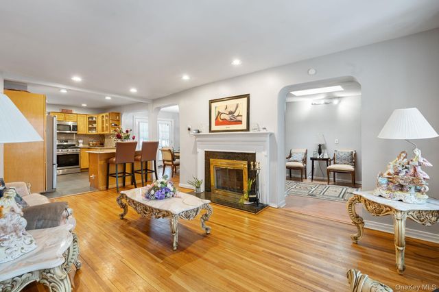 947 Glenwood Road, West Hempstead, NY 11552