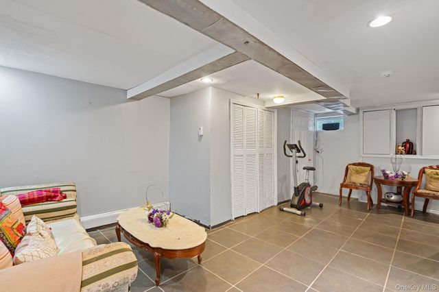 947 Glenwood Road, West Hempstead, NY 11552