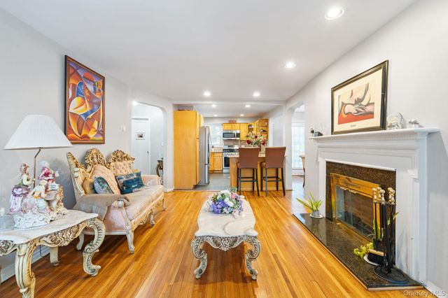 947 Glenwood Road, West Hempstead, NY 11552