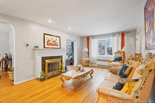 947 Glenwood Road, West Hempstead, NY 11552