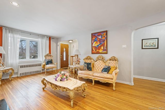 947 Glenwood Road, West Hempstead, NY 11552