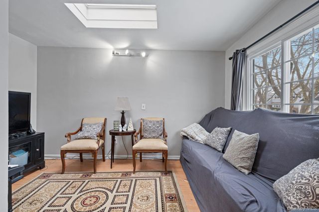 947 Glenwood Road, West Hempstead, NY 11552