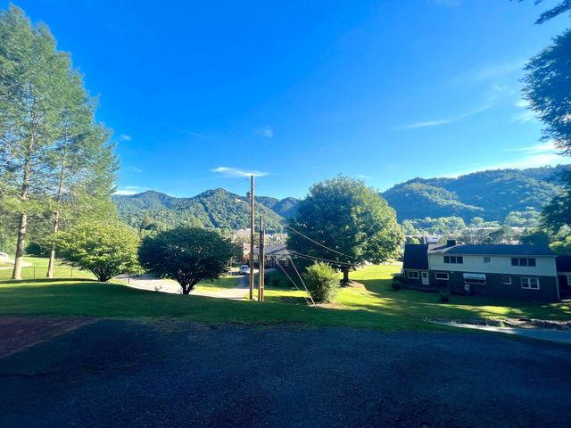 97 SIMONTON Drive, Harlan, KY 40831