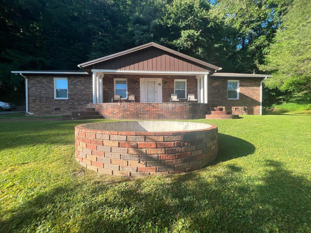97 SIMONTON Drive, Harlan, KY 40831