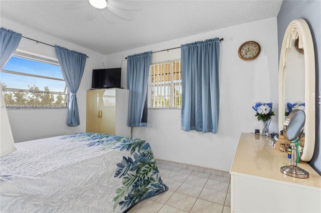 16750 NE 14th Ave 301, Miami, FL 33162